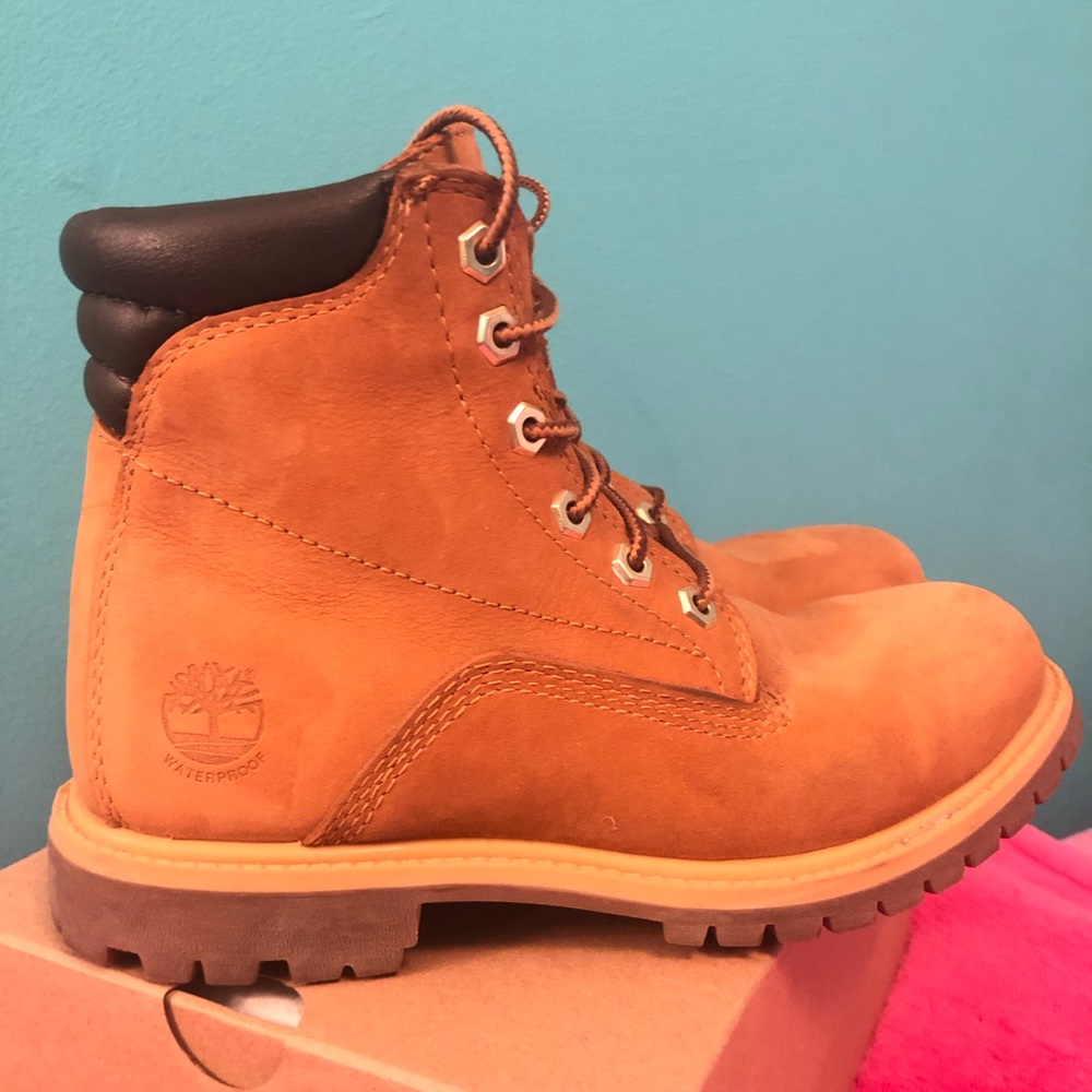 Timberland Women’s 6 inch Waterproof Classic Boots